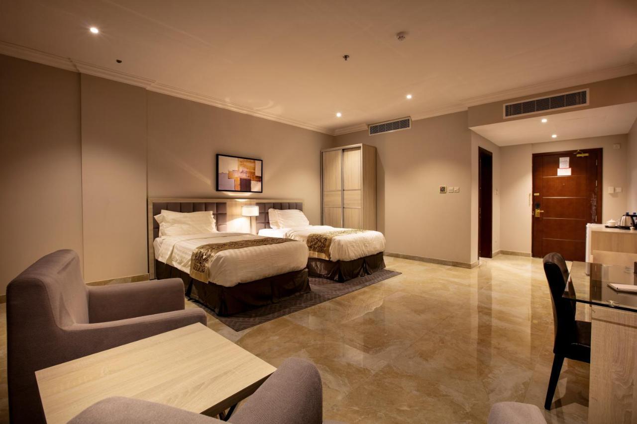אל הופוף Somedays Hotel Suites מראה חיצוני תמונה